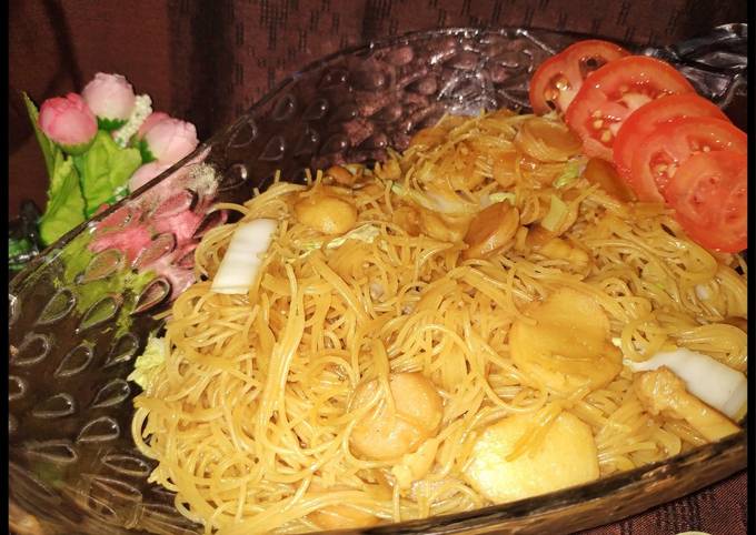 Resep Bihun Goreng Bakso Sosis Oleh Fauzi Ayu Raeratri Cookpad