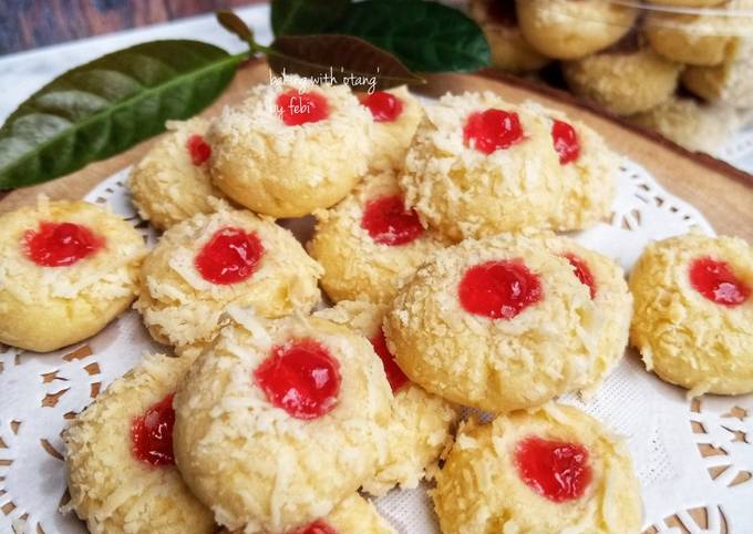 Resep Strawberry Thumbprint Cookies Oleh Baking With Otang Cookpad