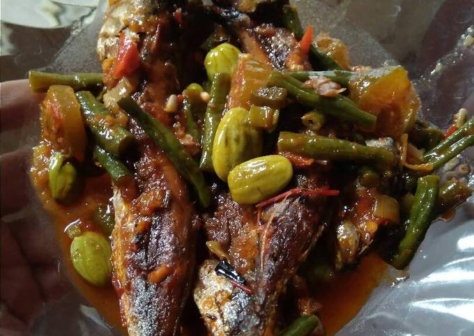 Resep Ikan Salem Balado Pete Oleh Viinaa Aviana Cookpad