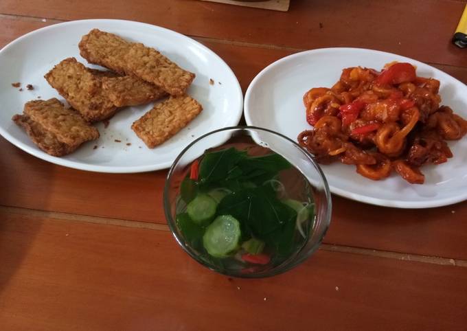 Resep Cumi Saos Asam Manis Sayur Katuk Tempe Goreng Oleh Lia Cookpad