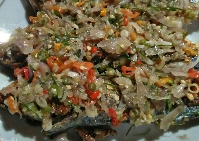 Resep Ikan Kembung Sambal Matah Oleh Dapur Cantik Cookpad