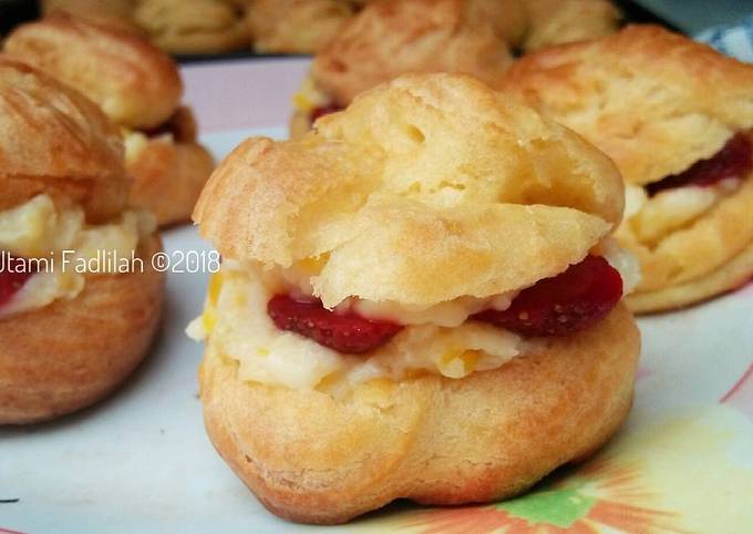 Resep Choux Pastry Strawberry Oleh Utami Fadlilah Cookpad