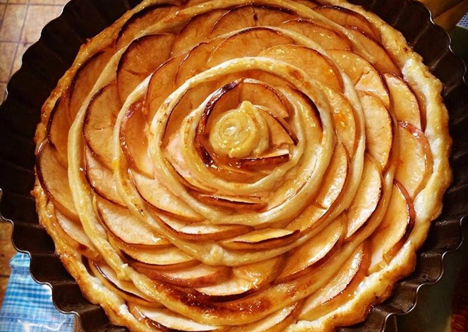Пирог с яблоками слоеное тесто