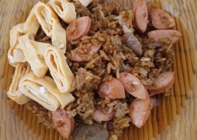 Resep Nasi Goreng Sosis Oleh Siswaty Elfin Bachtiar Cookpad