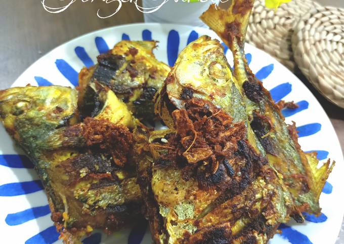 Resipi Ikan Selar Goreng Garlic Ginger Oleh Mamy Kitchen89 Cookpad