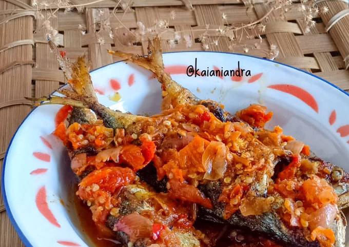 Resep Ikan Kembung Goreng Balado Oleh Kaianiandra Cookpad