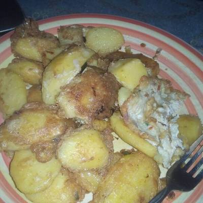 Fried Irish potatoes and egg Recipe by Aisha Sharfadi - Cookpad