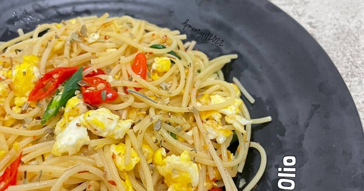 Resep Spaghetti Aglio Olio Egg Version Oleh Dpmentari Cookpad