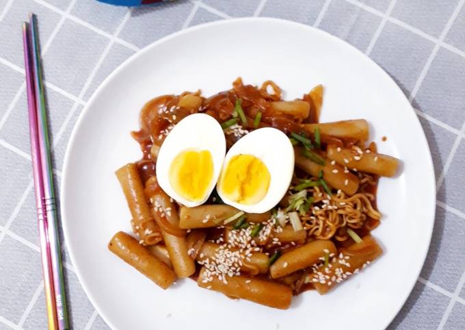 Resep Tteokbokki Kue Beras Pedas Korea Oleh Ilenadmsy Cookpad