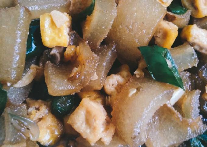 Resep Tumis Kikil Tahu Cabe Hijau Oleh Dini Anisah Fauziah Cookpad