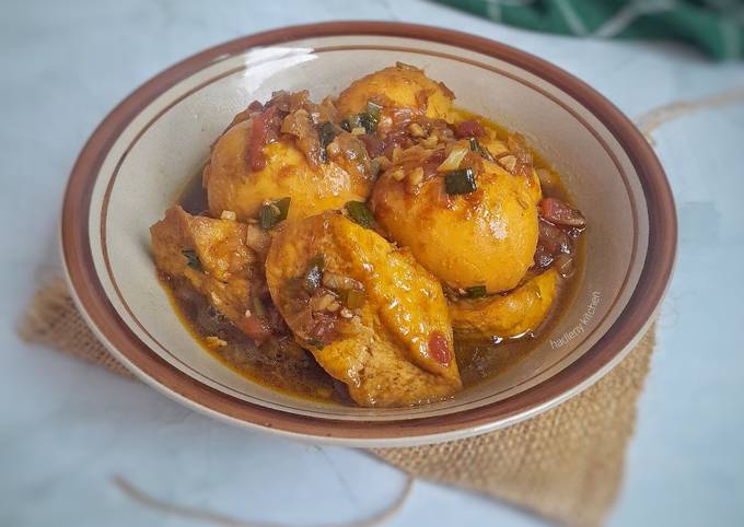 Resep Semur Telur Tahu Bumbu Iris Oleh Hadleny Kitchen Cookpad