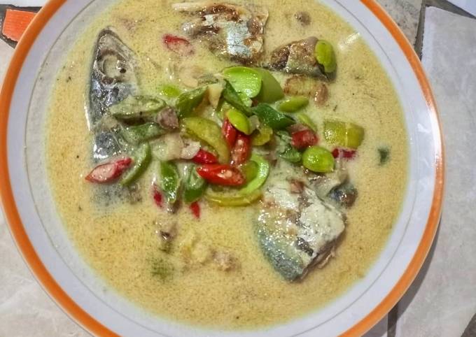 Resep Tumis Ikan Peda Goreng Pete Oleh Fitzaki Kitchen Cookpad