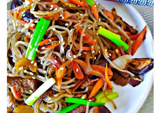 Resep Japchae Dangmyeon Simpel Oleh Regeena 123 Cookpad