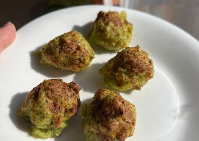 Buñuelos de brócoli y patata en airfryer Receta de Laura Cookpad