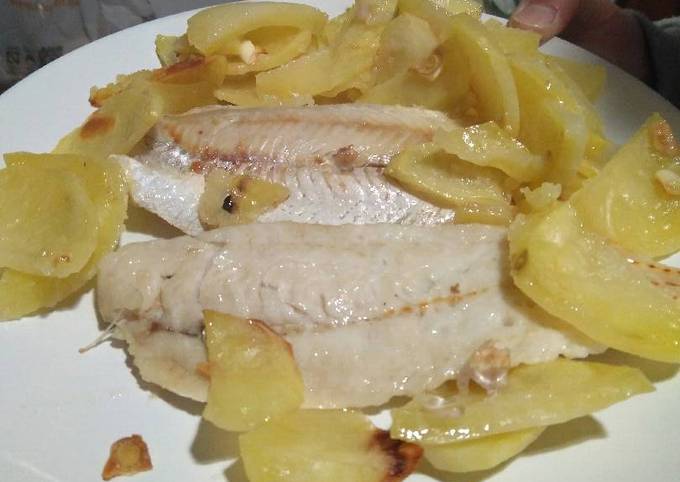 Merluza Al Horno Con Patatas Receta De Rachel G Cookpad