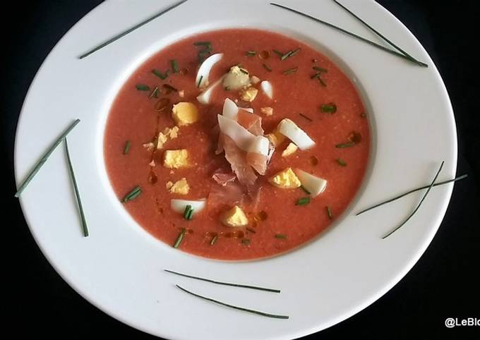 Gaspacho Andalou Soupe Froide De Tomates Et Pain Salmorejo