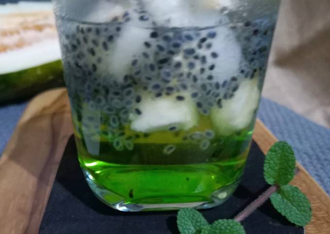 Resep Es Timun Selasih Nata De Coco Syrup Melon Momiera Oleh Momiera