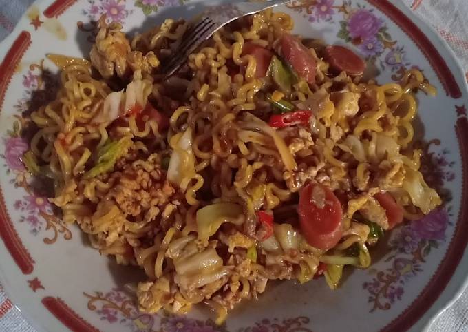 Resep Indomie Goreng Pedas Manis Oleh Khadijah Cookpad