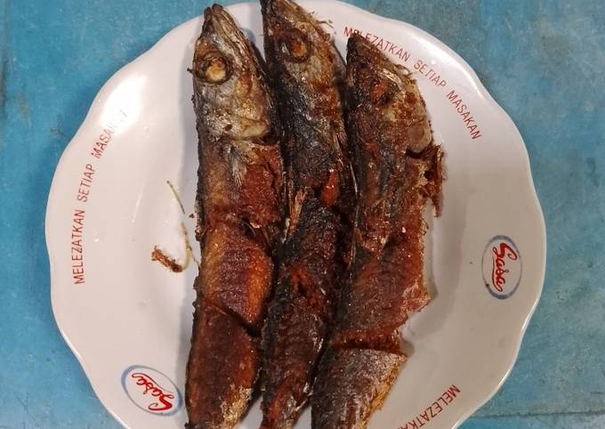 Resep Goreng Ikan Dencis Oleh Mely Veronique Cookpad