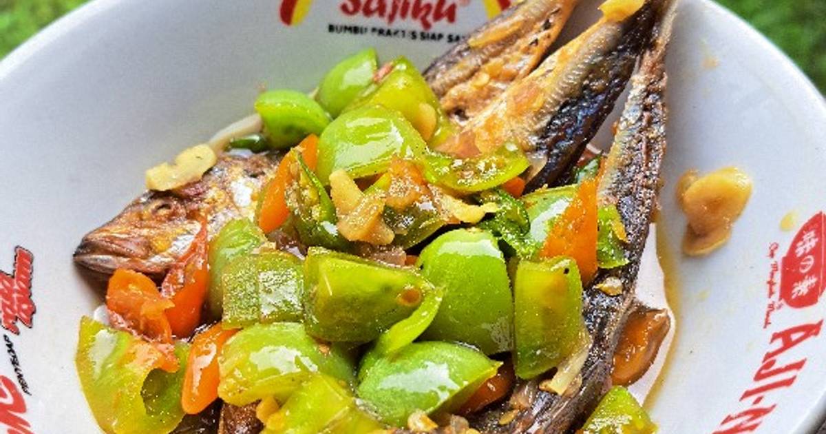 Resep Tumis Ikan Asin Dan Tomat Hijau Simple Oleh Yayan Yuliani Cookpad