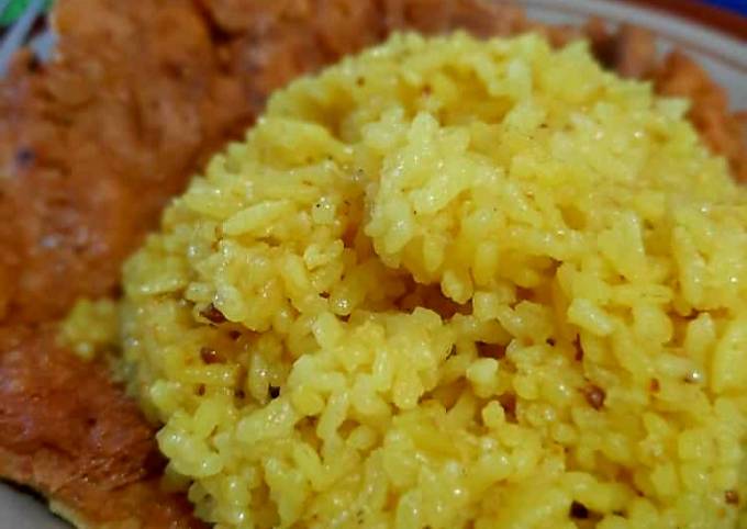 Resep Nasi Kuning RiceCooker Dijamin Nampolll Oleh Tsamrotul Janah