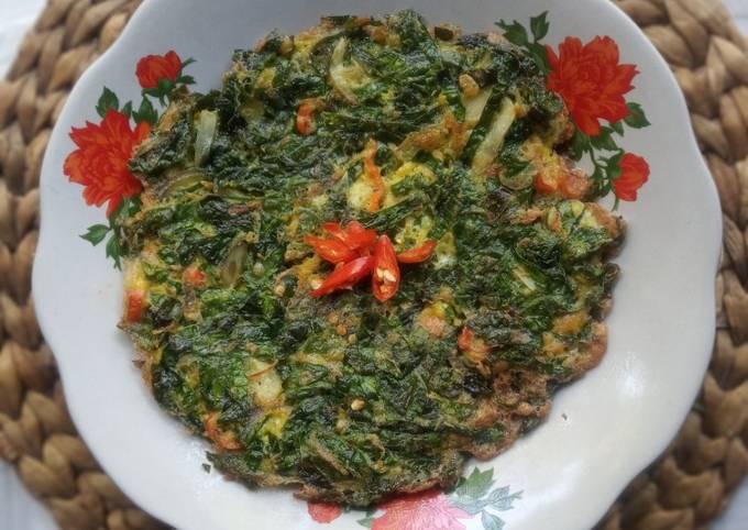 Resep Telur Dadar Daun Melinjo Oleh Meieka Cookpad