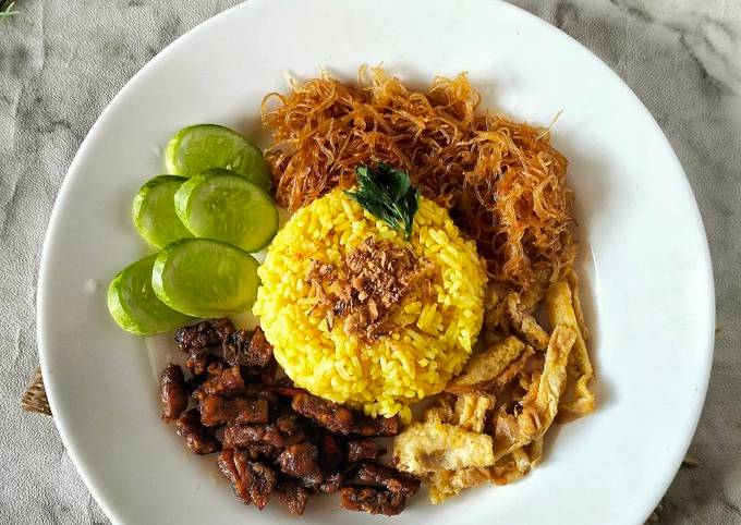 Resep Nasi Uduk Kuning Rumahan Oleh Ratihang Cookpad