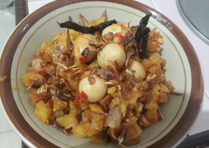 Resep Sambel Goreng Kentang Telur Puyuh Oleh Dapur Monata Cookpad