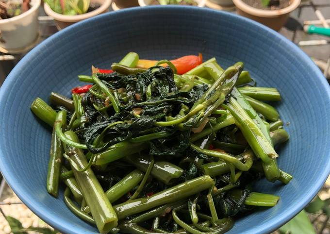 Resep 7 Tumis Kangkung Terasi Belacan Oleh Irra Octavia Cookpad