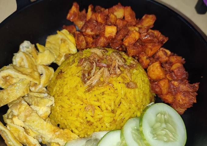 Resep Nasi Kuning Rice Cooker Oleh Hardiyani Iyan Cookpad