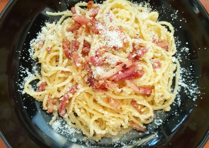 Espaguetis A La Carbonara Con Huevo Receta De Veronica Cookpad