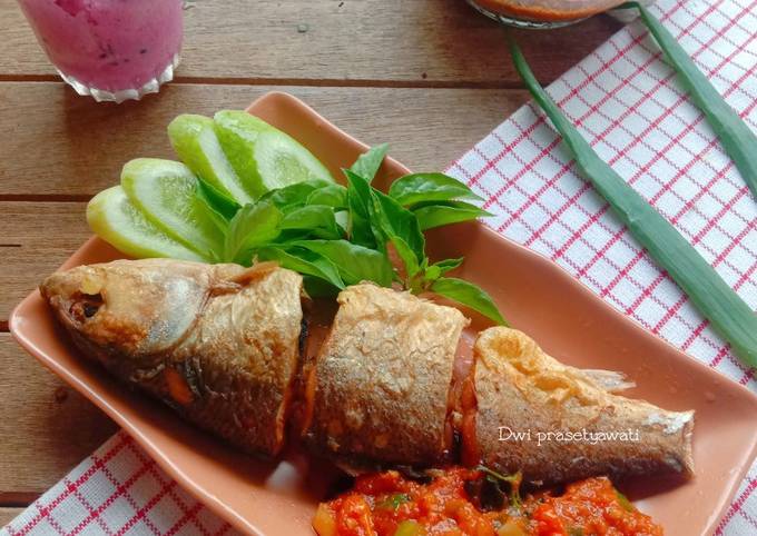 Resep Bandeng Goreng Sambel Woku Oleh Dwi Prasetyawati Cookpad