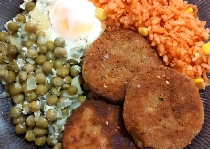 Hamburguesas De Pescado Acompa Adas De Arroz Y Guisantes Receta De