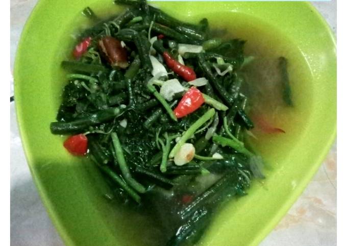 Resep Tumis Kangkung Pedas Oleh Ruang Masak Faikha Cookpad