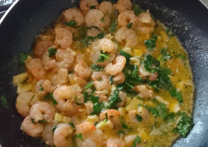 Camarones al ajillo en mantequilla Receta de Karla María Melgar Calero