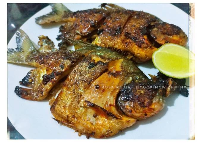 Resep Ikan Bawal Bakar Simple Oleh Rosa Redia Cookpad