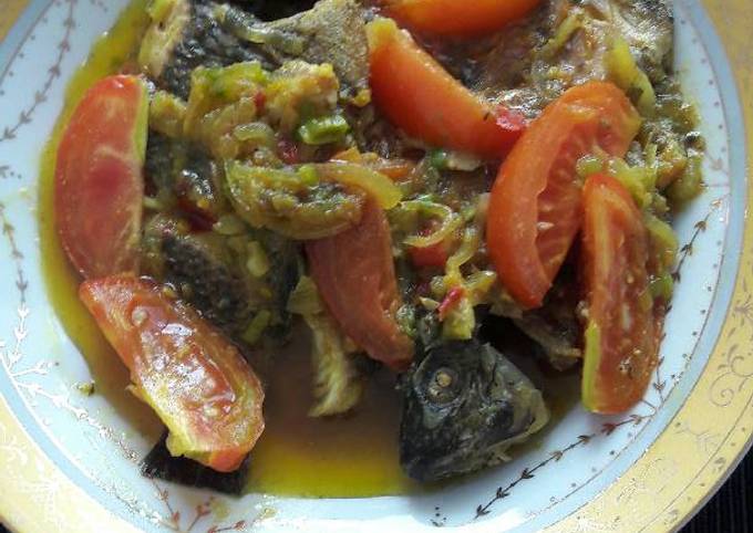 Resep Ikan Mujair Bumbu Kuning Oleh Nurita Sari Nastiti Cookpad