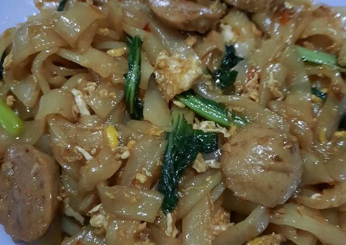 Resep Kwetiau Goreng Enak Simple Oleh Bundashabira Cookpad