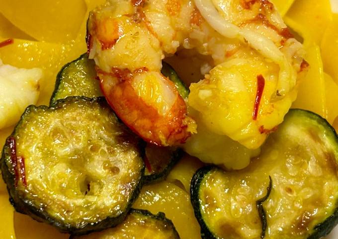 Ricetta Tagliatelle Zucchine Gamberi E Zafferano Di Paolobertoncin