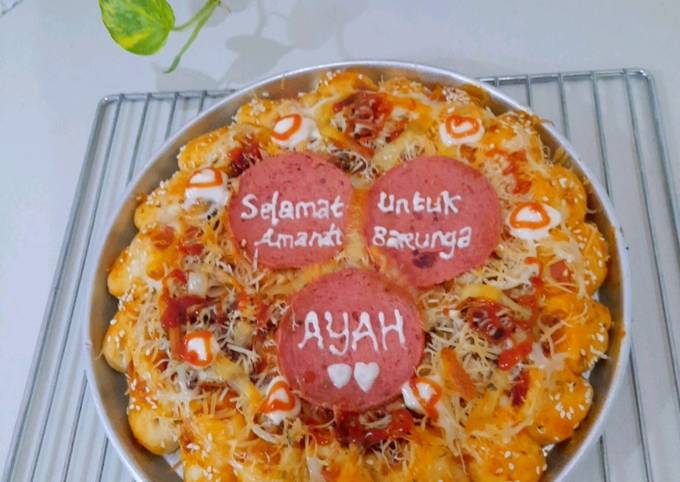 Resep Pizza Full Ring Sosis With Smoke Beef N Mozarella Oleh Mama