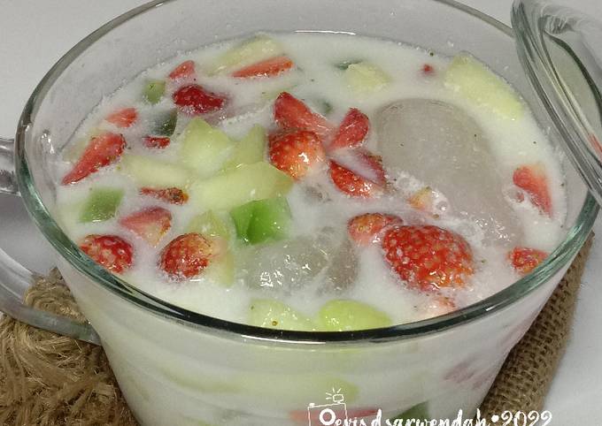 Resep Sop Buah Simple Oleh Evis Dewi Sarwendah Cookpad