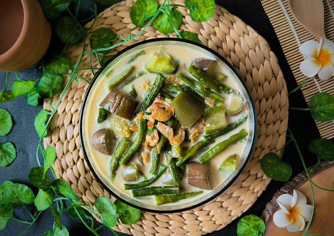 Resep Lodeh Terong Kacang Panjang Oleh Enik Sulistyawati Cookpad