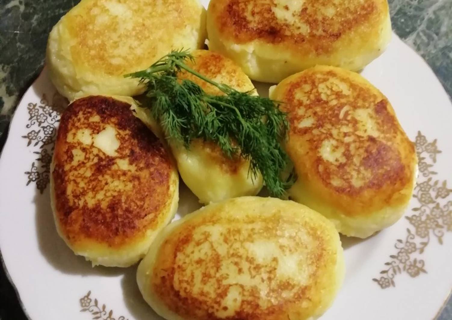 Картофельники с мясом