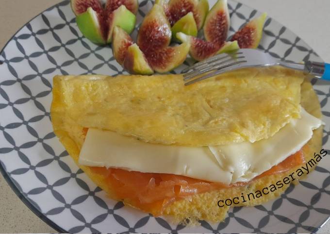 Tortilla francesa rellena con salmón Receta de M E T R MªElena Cookpad