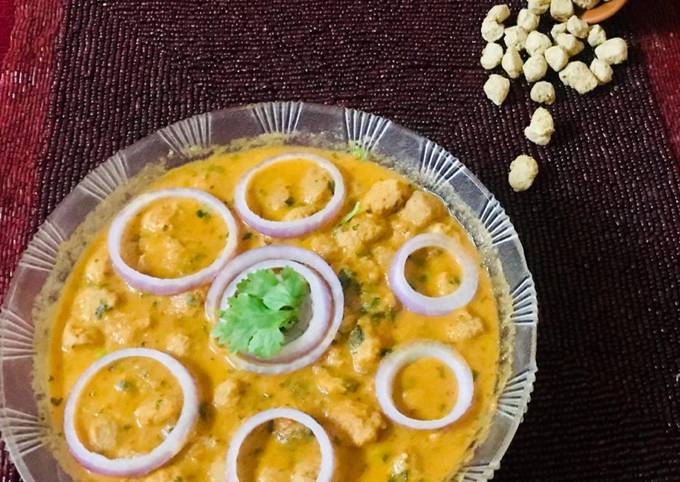 Soya Chunks Curry Recipe By Tina Vaid Cookpad