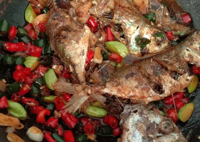 Resep Ikan Kembung Tumis Cabe Pete Oleh Lakeswara Food Cookpad