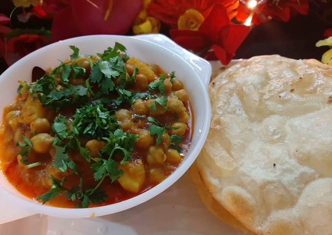 Aloo Chana Masala Recipe By Saira Abdullah Cookpad