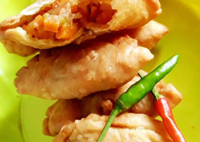 Resep Curry Puff Pastel Isi Ubi Kuning Oleh Umi Anfara Cookpad