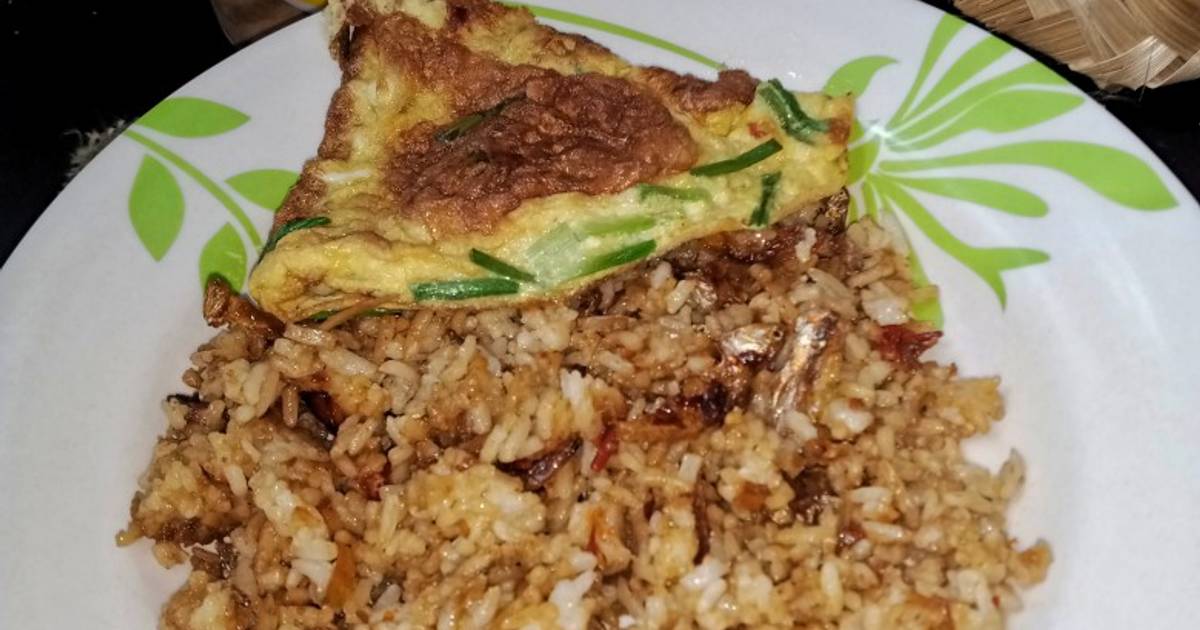 Resep Nasi Goreng Teri Sederhana Oleh DEWI SARASWATI Cookpad