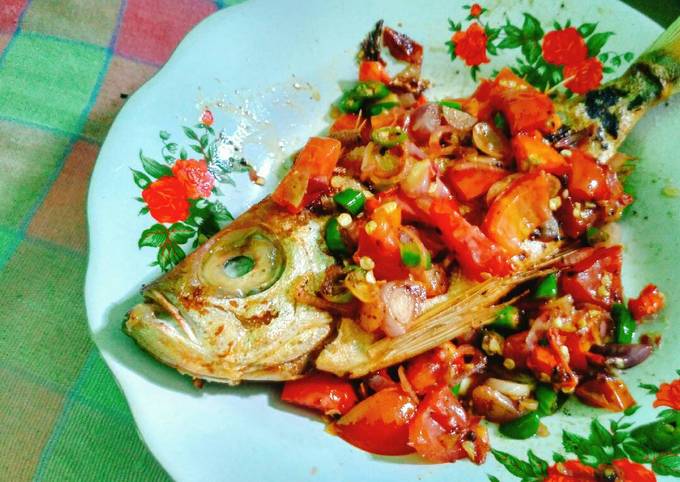 Resep Ikan Nila Merah Goreng Sambel Dabu Dabu Oleh Yusnita Nur Fadhilah